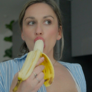 Amuse De Bauche Pornstar